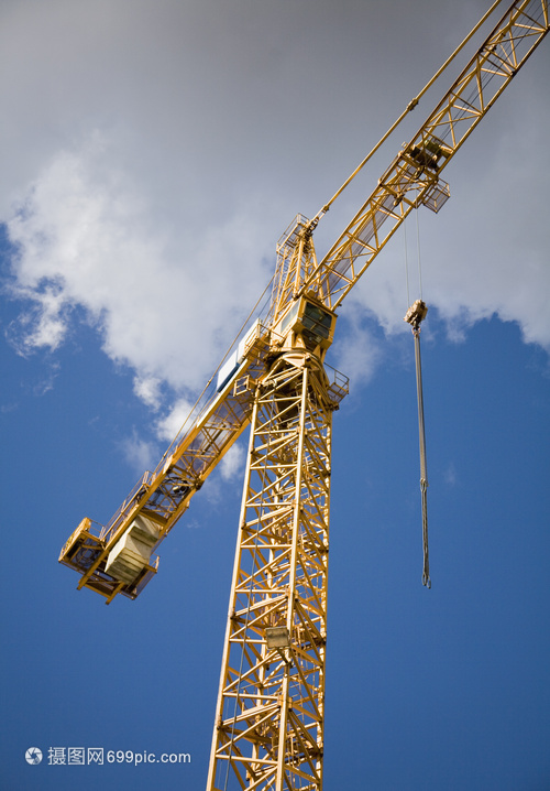 建筑起重機(jī)——現(xiàn)代都市的擎天之柱